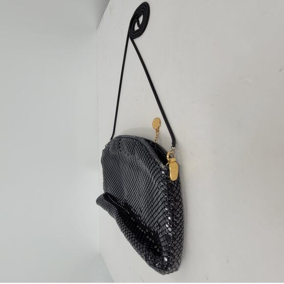 La Regale 80s Black Mesh Bag with Snake Chain Strap Vintage Evening Purse - Picture 4 of 12